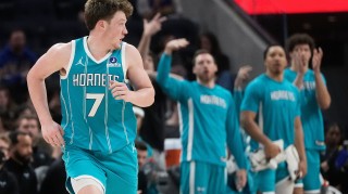 huatihui-NBA彩经：76人击退尼克斯 森林狼拿下勇士 湖人终结独行侠连胜