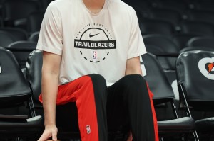 华体会官方网站-拓媒：球队不会为场均2.4分的杨瀚森重塑打法 为此后者难达上限