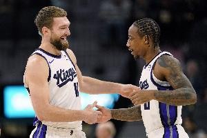 huatihui-美记：小萨和德罗赞将在休赛期与国王进行艰难的谈话 以决定未来